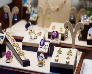 Qu'est-ce qui est le plus cher entre l'or et le diamant ?